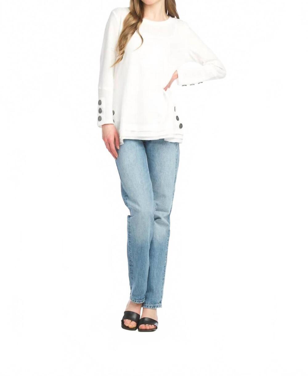 NEW PAPILLON waffle top with button detail in white
